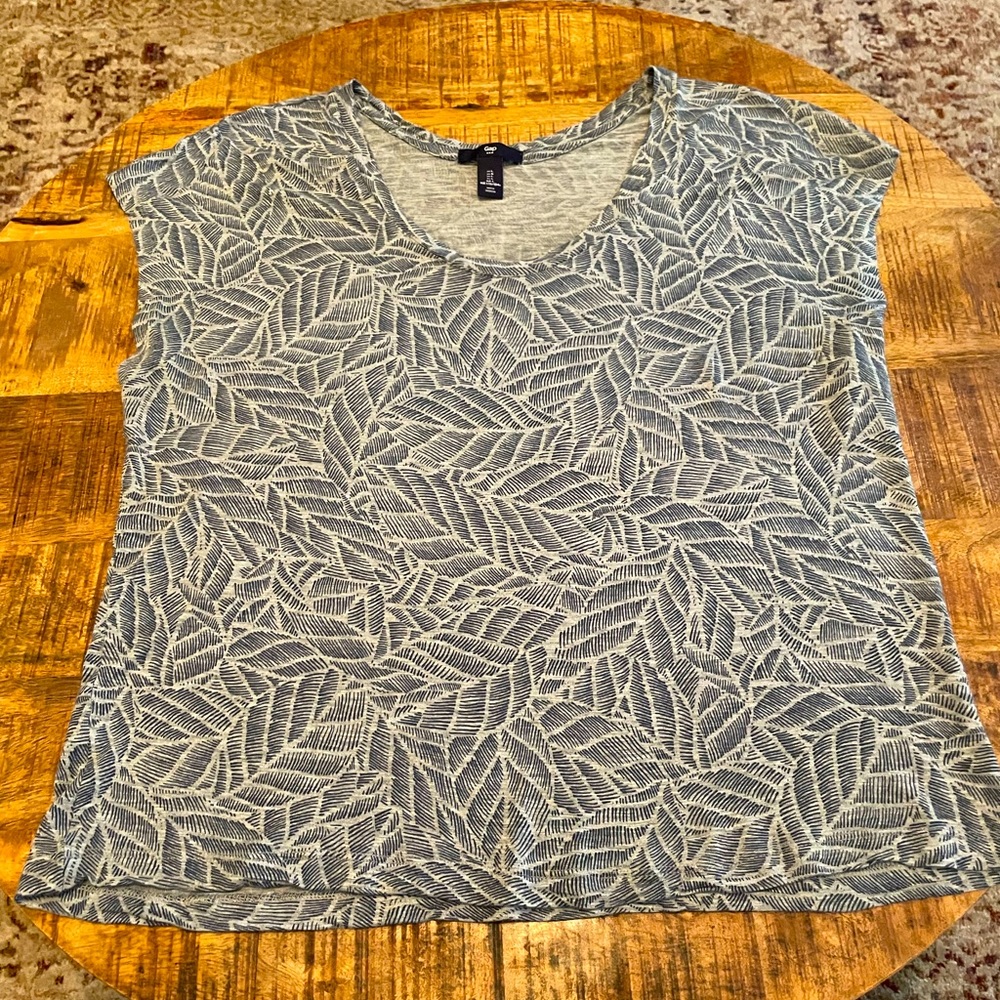 Gap T-shirt
